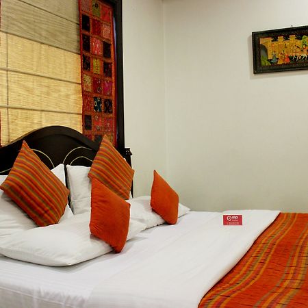 Oyo Premium Rajouri Garden Janta Market New Delhi Exterior photo