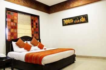 Oyo Premium Rajouri Garden Janta Market New Delhi Exterior photo